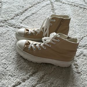 Tan converse